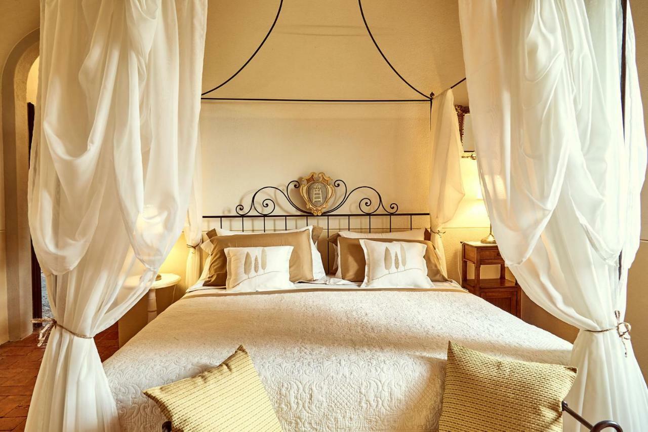 Il Mastio Di Spedaletto Bed & Breakfast Пиенца Екстериор снимка