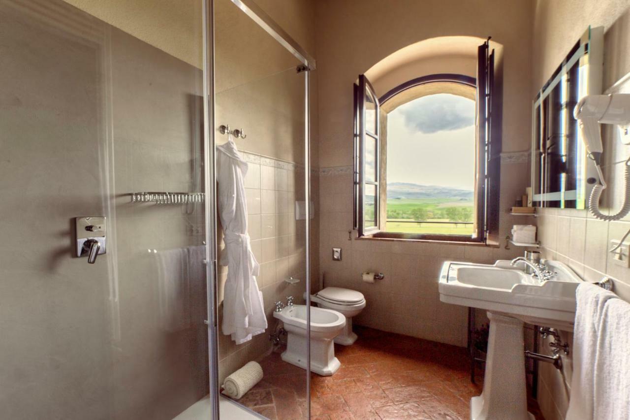 Il Mastio Di Spedaletto Bed & Breakfast Пиенца Екстериор снимка